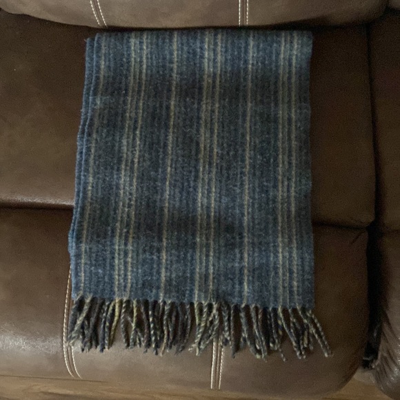 100% lambs wool scarf with fringe - Picture 4 of 4